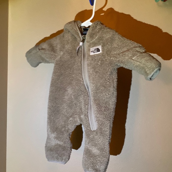 0-3 months North face Teddy Bear cozy Onesie - Picture 1 of 2
